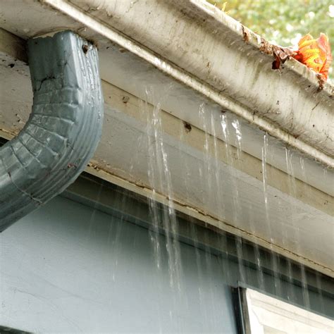 How to Fix Leaking Rain Gutters